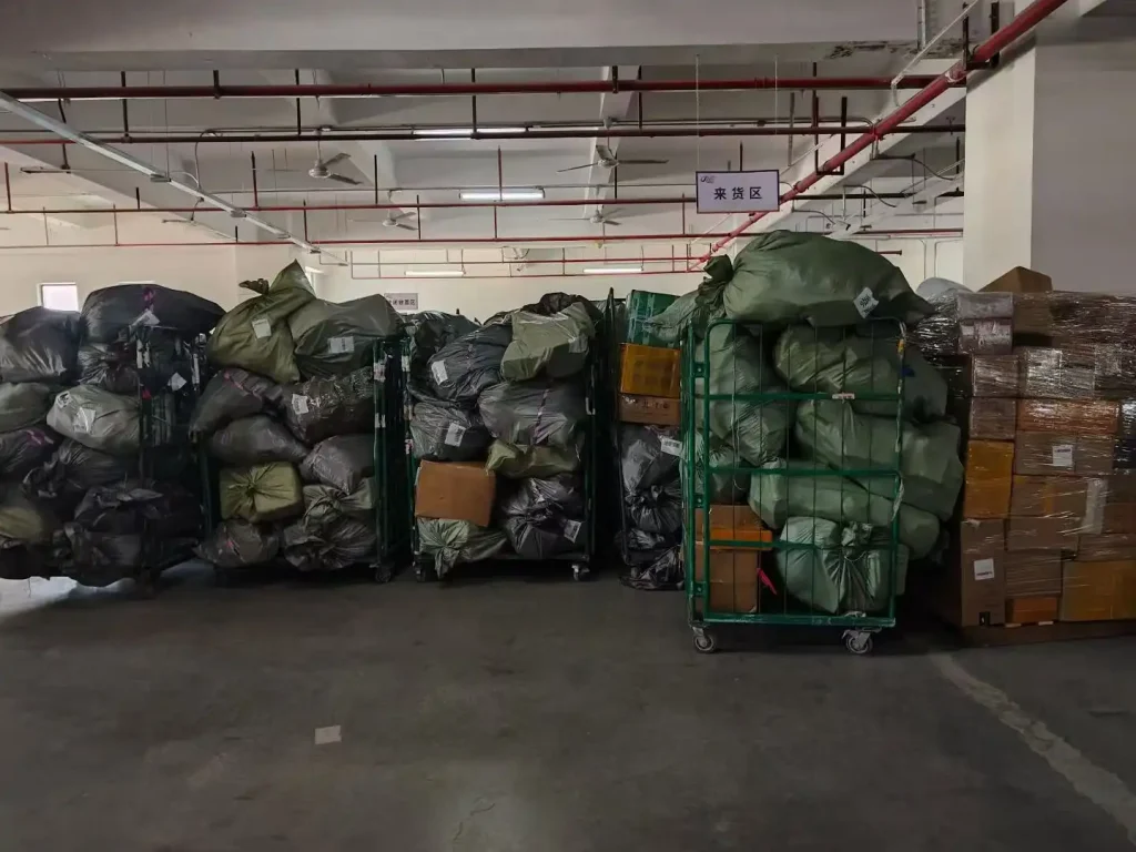High-volume parcels in the RuntoDropship warehouse receiving area
